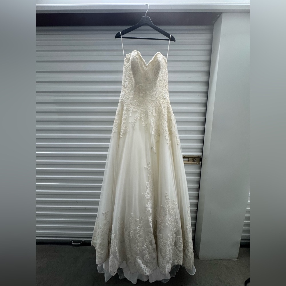 CLEARANCE Allure Romance Strapless Lace Wedding Dress Size 12 – Needs Cleaning